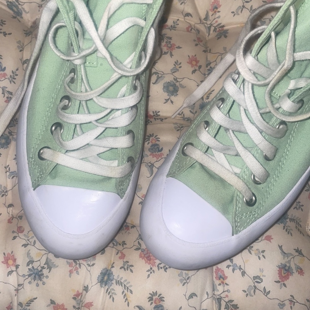 Converse - Picture 2 of 10